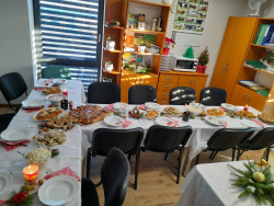 Pokaz potrawy tradycyjne i regionalne-potrawy bożonarodzeniowe.